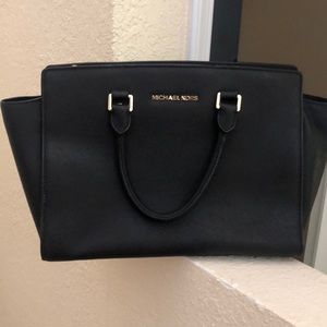 Micheal Kors black handbag